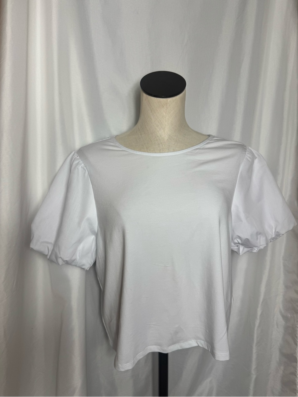 Nanette Lepore Classic preppy summer party Puff Sleeve White Top Medium NWT